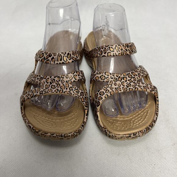 CROCS Meleen LEOPARD Slip On Women’s Size 9 W Comfort Slides Flats Sandals - Picture 5 of 10